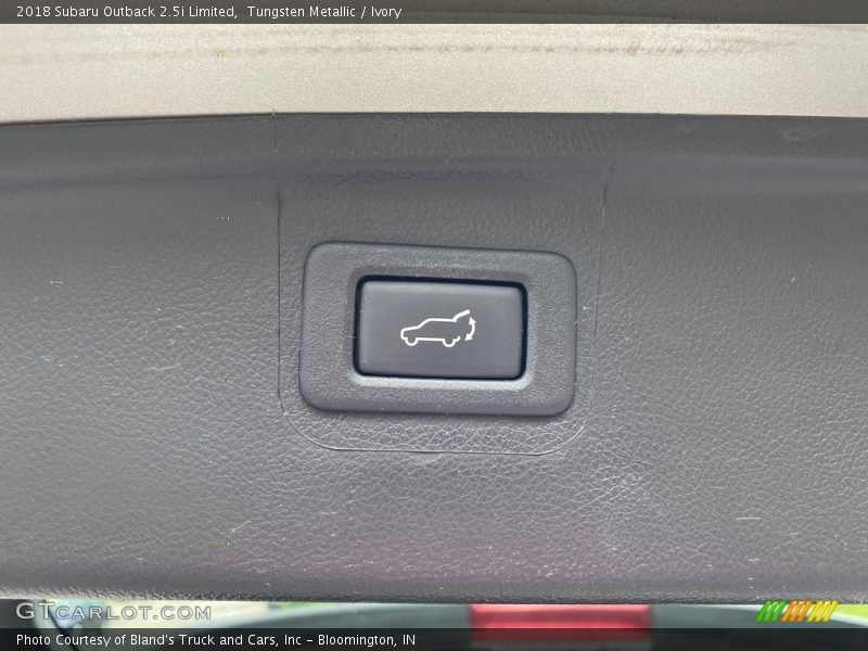Tungsten Metallic / Ivory 2018 Subaru Outback 2.5i Limited