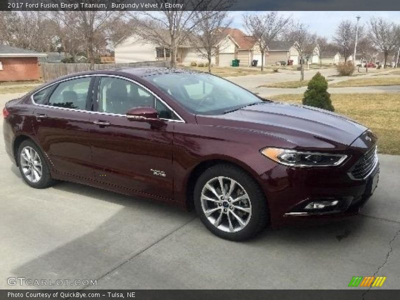 Front 3/4 View of 2017 Fusion Energi Titanium