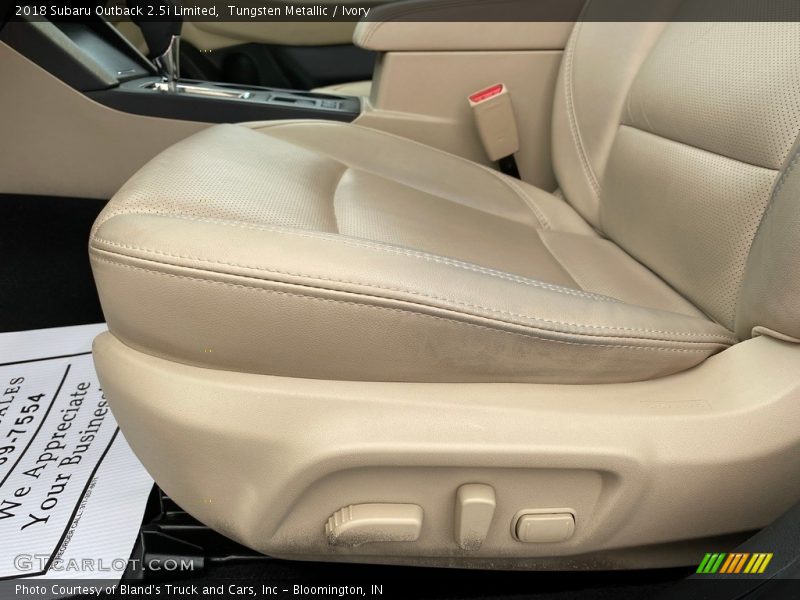 Tungsten Metallic / Ivory 2018 Subaru Outback 2.5i Limited