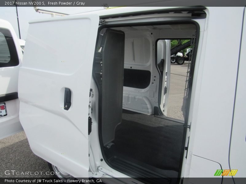 Fresh Powder / Gray 2017 Nissan NV200 S