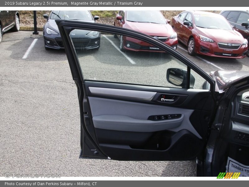 Magnetite Gray Metallic / Titanium Gray 2019 Subaru Legacy 2.5i Premium