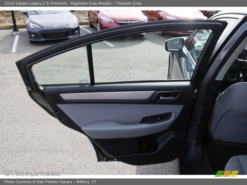 Magnetite Gray Metallic / Titanium Gray 2019 Subaru Legacy 2.5i Premium