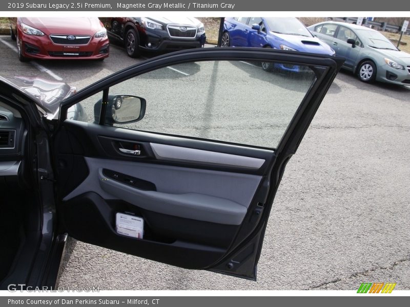 Magnetite Gray Metallic / Titanium Gray 2019 Subaru Legacy 2.5i Premium