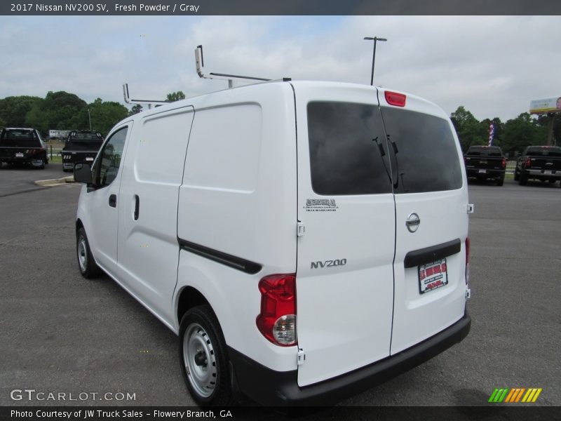 Fresh Powder / Gray 2017 Nissan NV200 SV