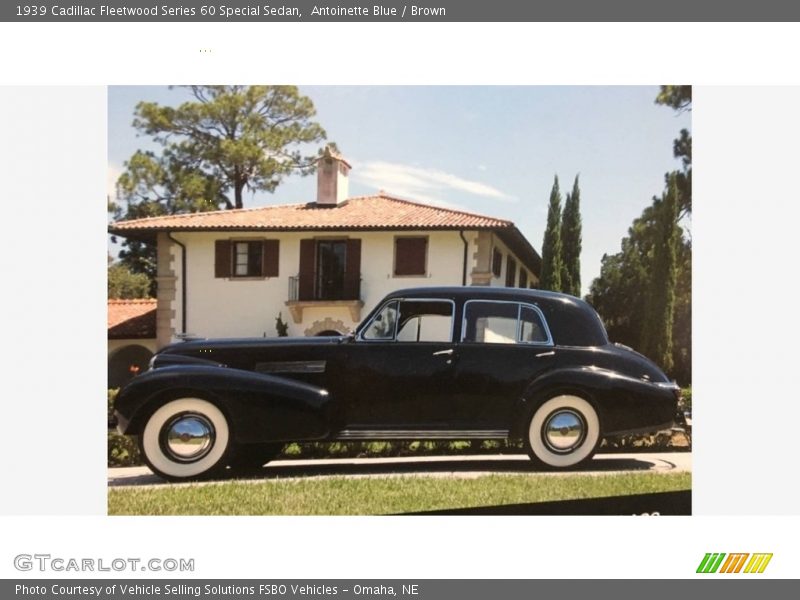  1939 Fleetwood Series 60 Special Sedan Antoinette Blue