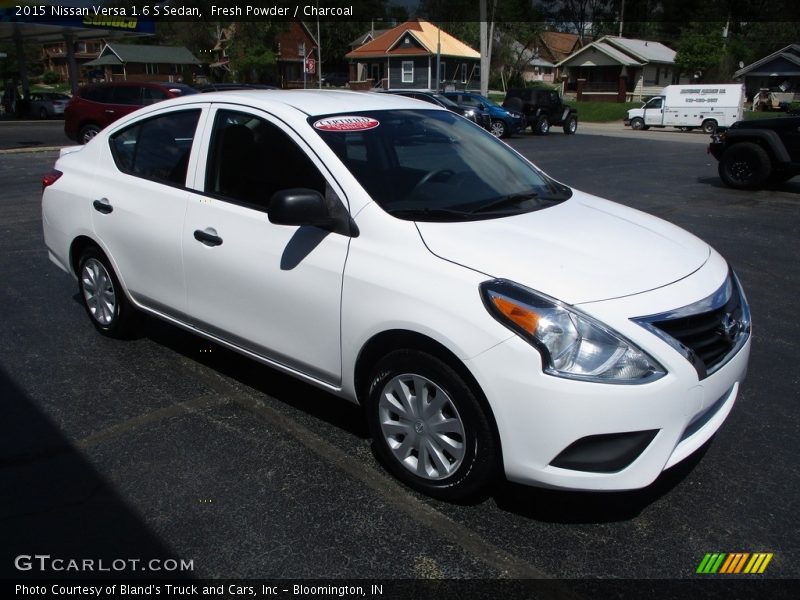 Fresh Powder / Charcoal 2015 Nissan Versa 1.6 S Sedan