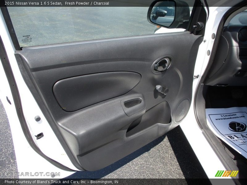 Fresh Powder / Charcoal 2015 Nissan Versa 1.6 S Sedan