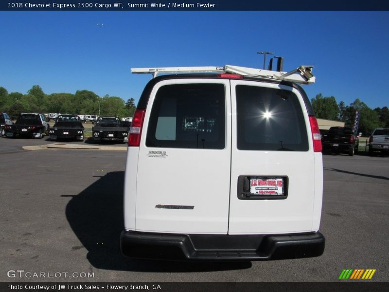 Summit White / Medium Pewter 2018 Chevrolet Express 2500 Cargo WT