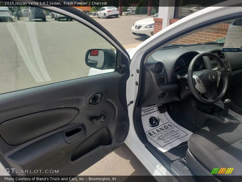 Fresh Powder / Charcoal 2015 Nissan Versa 1.6 S Sedan