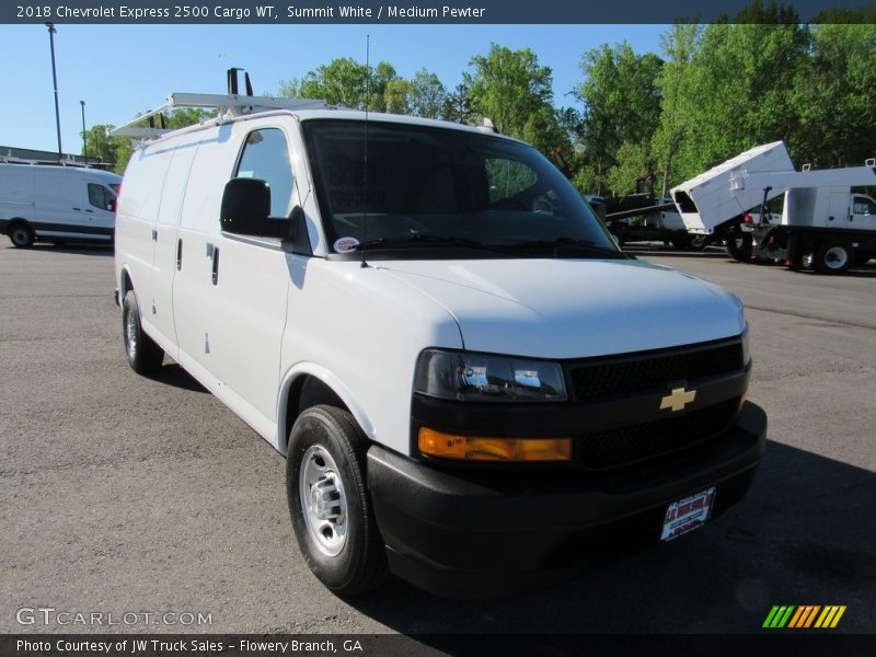 Summit White / Medium Pewter 2018 Chevrolet Express 2500 Cargo WT