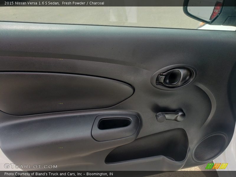 Fresh Powder / Charcoal 2015 Nissan Versa 1.6 S Sedan