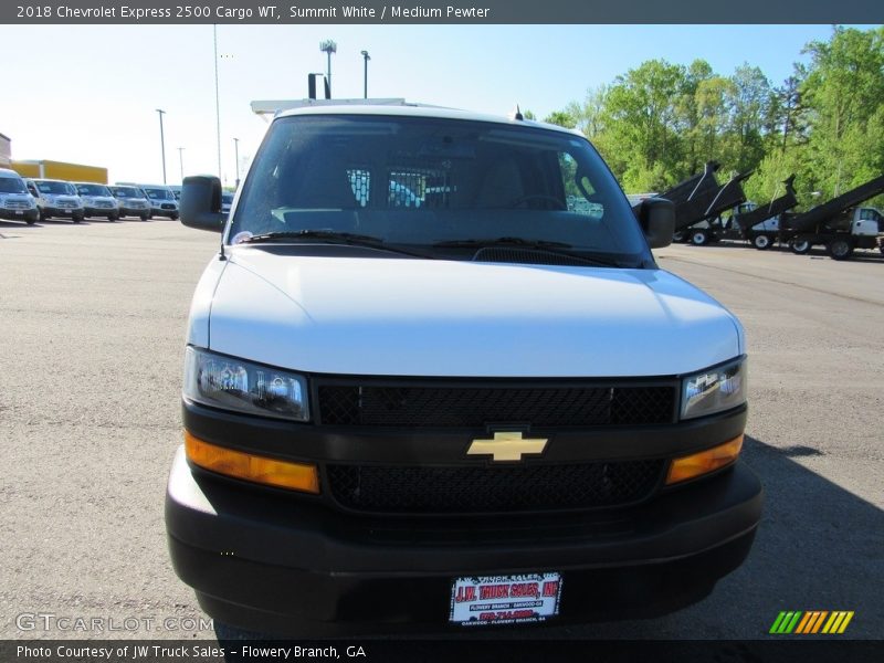 Summit White / Medium Pewter 2018 Chevrolet Express 2500 Cargo WT