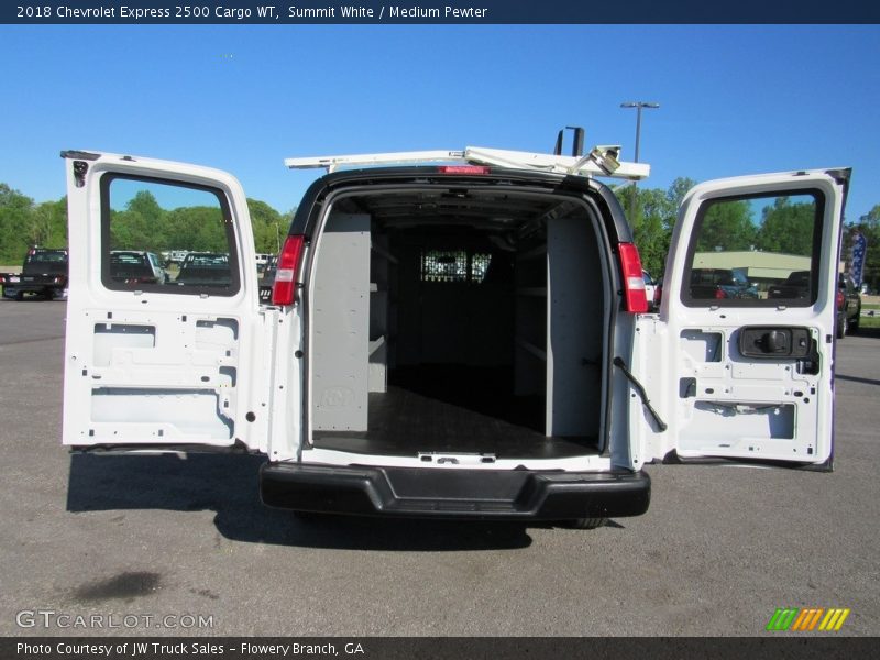Summit White / Medium Pewter 2018 Chevrolet Express 2500 Cargo WT
