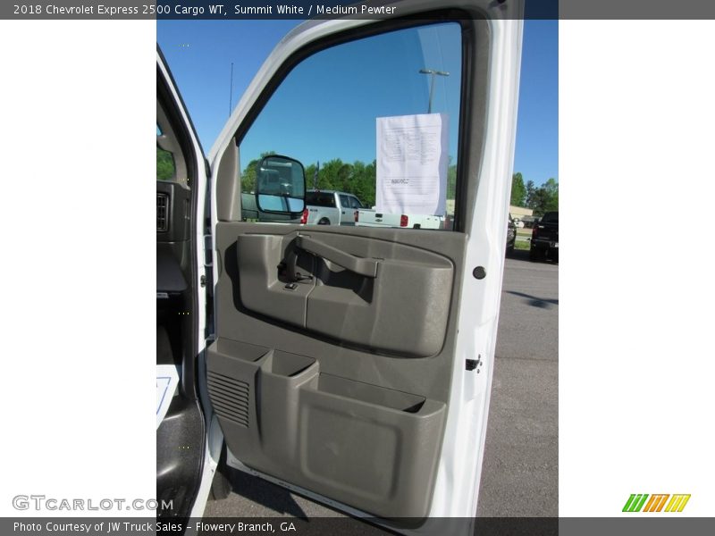 Summit White / Medium Pewter 2018 Chevrolet Express 2500 Cargo WT