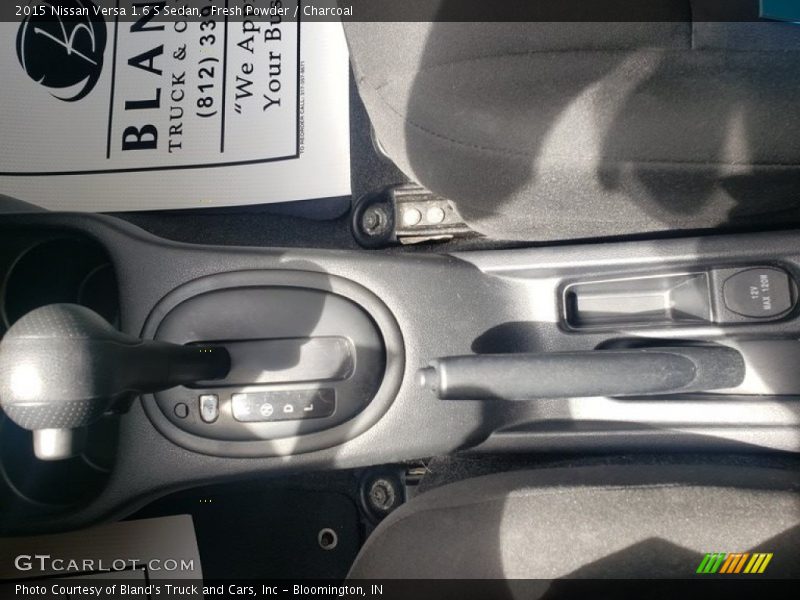 Fresh Powder / Charcoal 2015 Nissan Versa 1.6 S Sedan