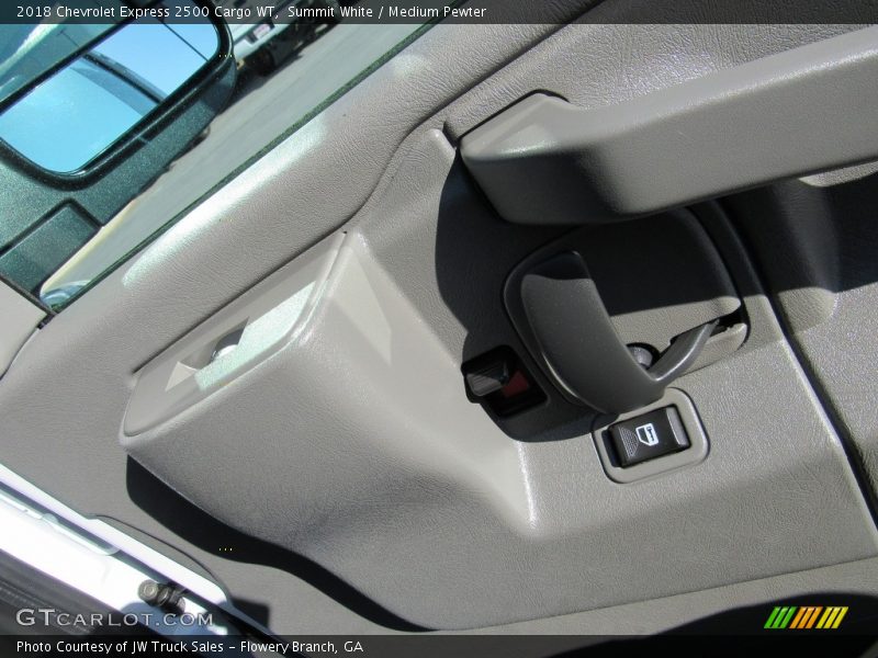 Summit White / Medium Pewter 2018 Chevrolet Express 2500 Cargo WT