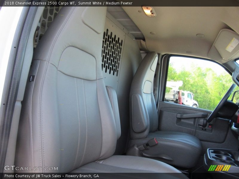 Summit White / Medium Pewter 2018 Chevrolet Express 2500 Cargo WT