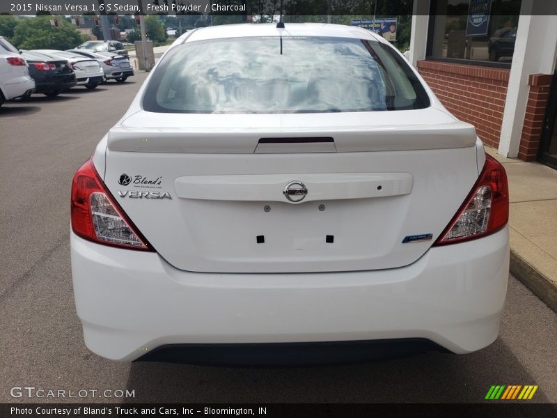 Fresh Powder / Charcoal 2015 Nissan Versa 1.6 S Sedan