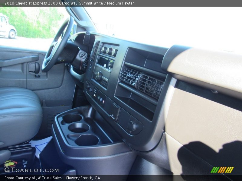 Summit White / Medium Pewter 2018 Chevrolet Express 2500 Cargo WT
