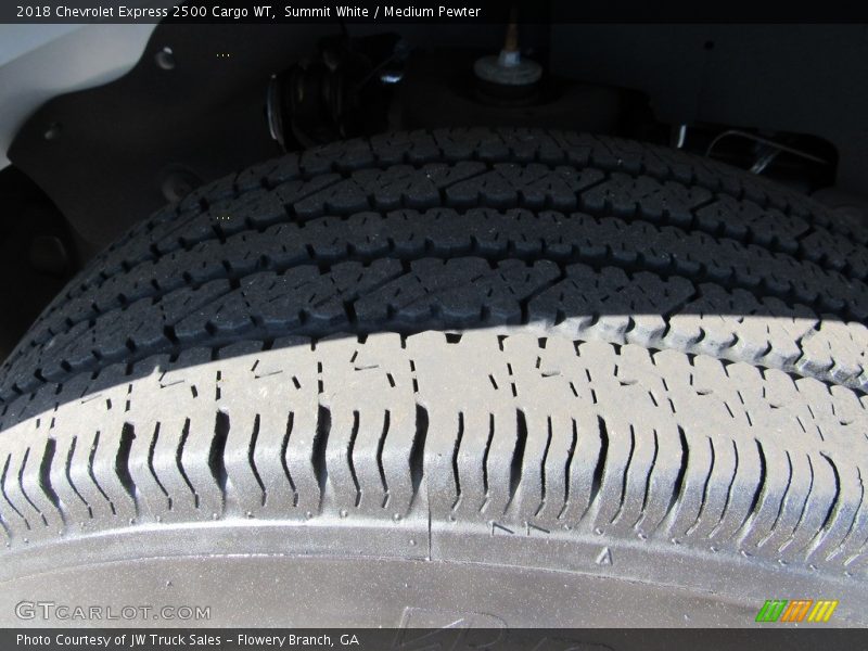 Summit White / Medium Pewter 2018 Chevrolet Express 2500 Cargo WT