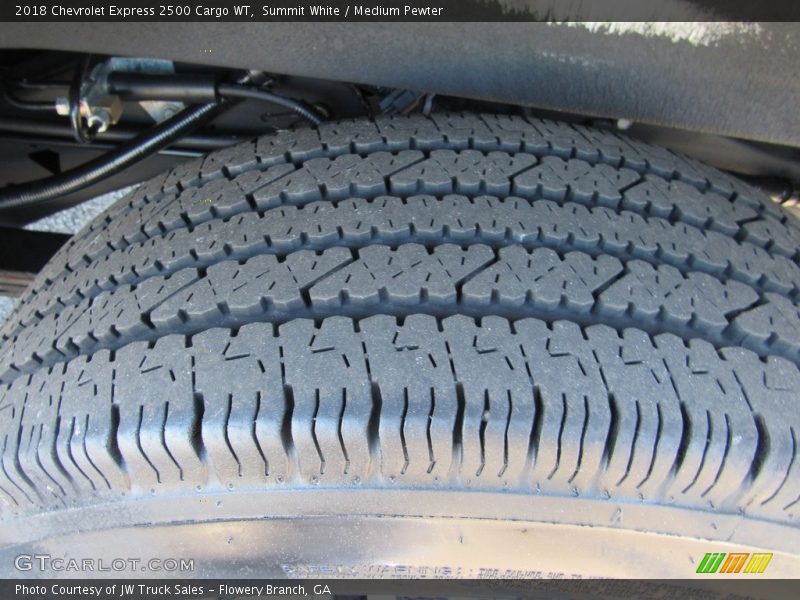 Summit White / Medium Pewter 2018 Chevrolet Express 2500 Cargo WT
