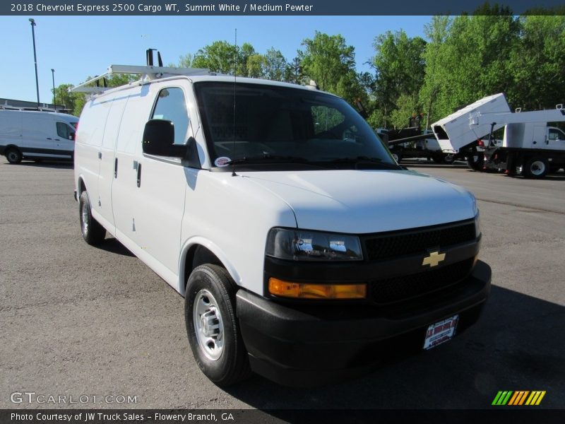 Summit White / Medium Pewter 2018 Chevrolet Express 2500 Cargo WT
