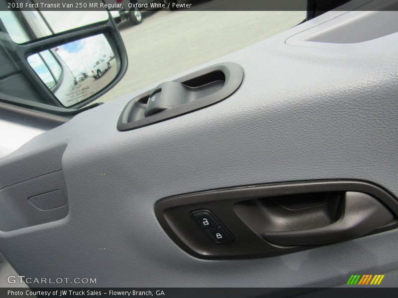 Oxford White / Pewter 2018 Ford Transit Van 250 MR Regular