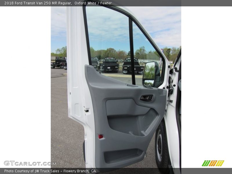 Oxford White / Pewter 2018 Ford Transit Van 250 MR Regular