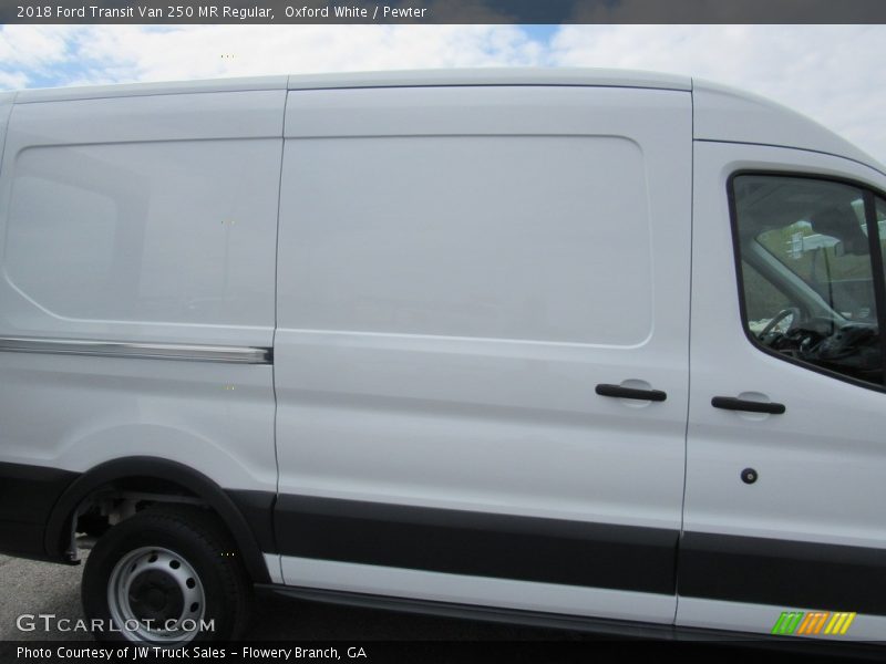 Oxford White / Pewter 2018 Ford Transit Van 250 MR Regular