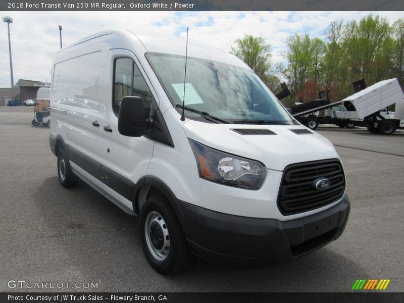 Oxford White / Pewter 2018 Ford Transit Van 250 MR Regular