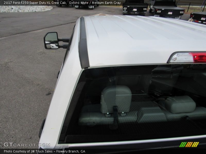 Oxford White / Medium Earth Gray 2017 Ford F250 Super Duty XL Crew Cab