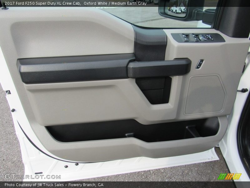 Door Panel of 2017 F250 Super Duty XL Crew Cab