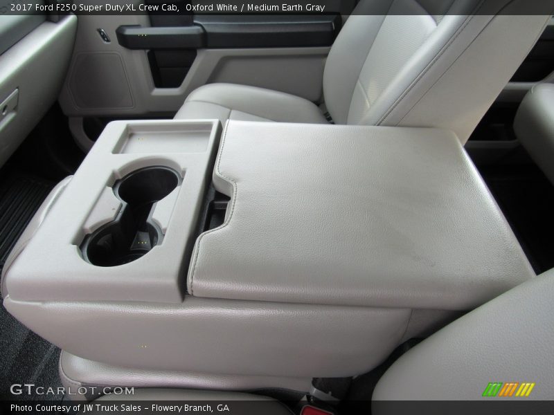 Oxford White / Medium Earth Gray 2017 Ford F250 Super Duty XL Crew Cab