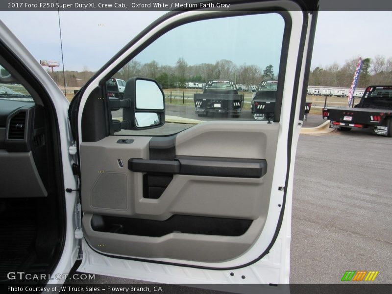 Door Panel of 2017 F250 Super Duty XL Crew Cab
