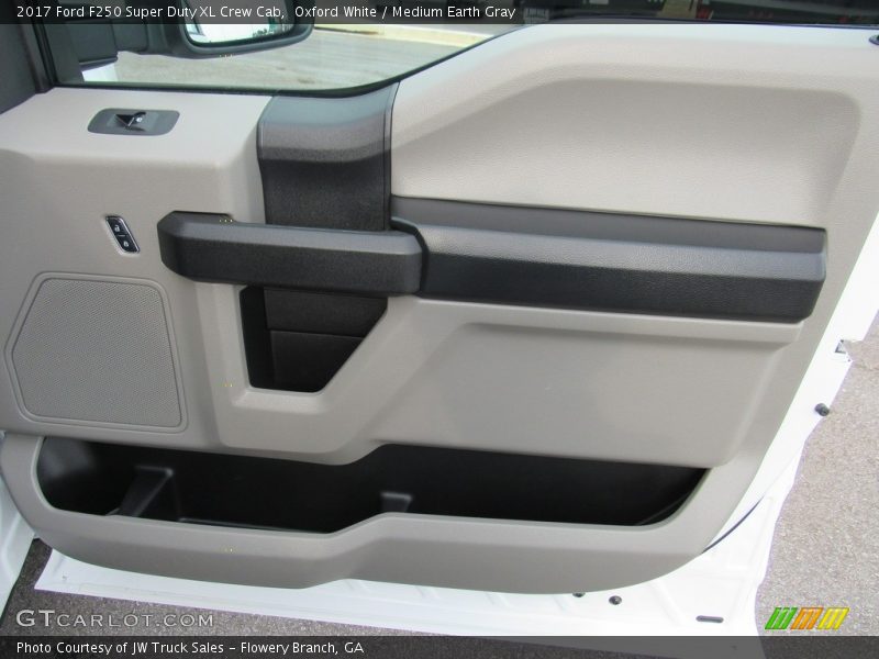 Door Panel of 2017 F250 Super Duty XL Crew Cab