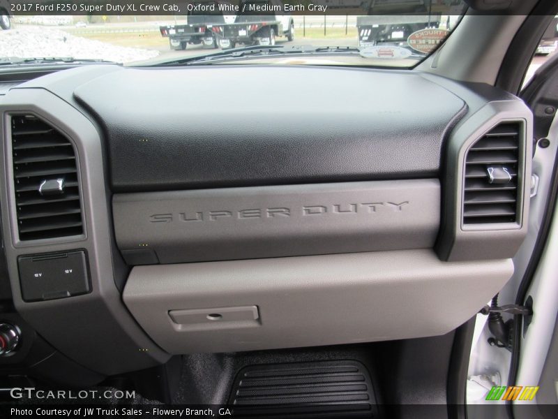 Dashboard of 2017 F250 Super Duty XL Crew Cab