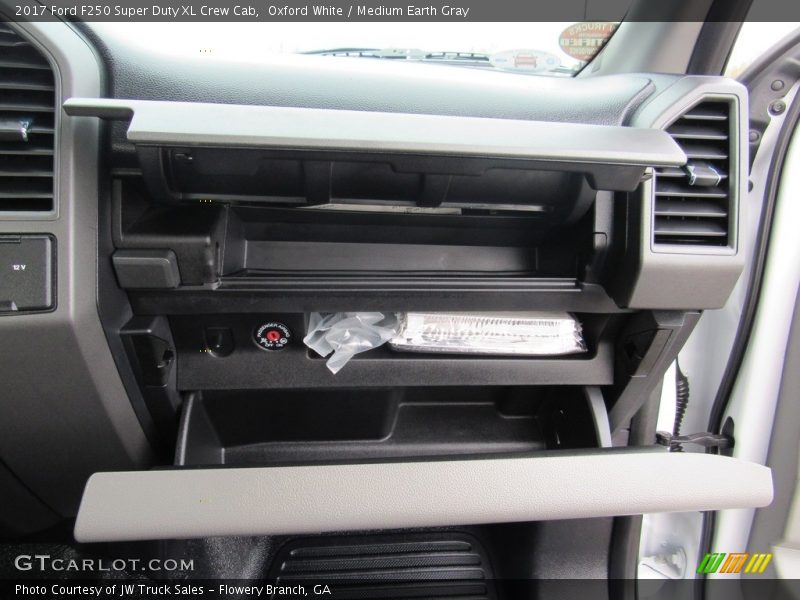 Dashboard of 2017 F250 Super Duty XL Crew Cab
