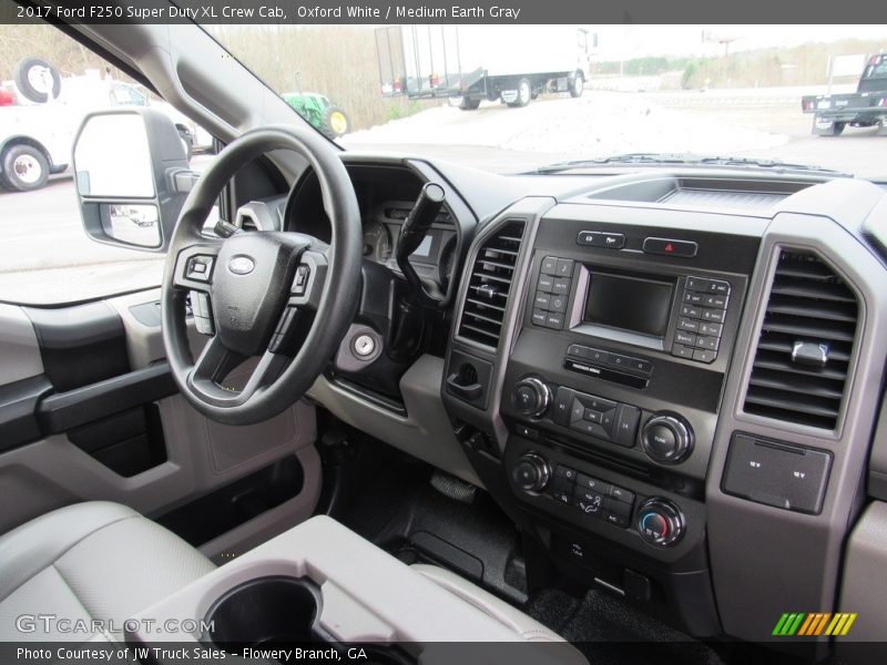 Controls of 2017 F250 Super Duty XL Crew Cab