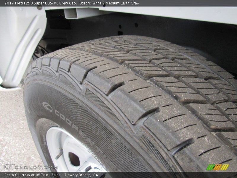 Oxford White / Medium Earth Gray 2017 Ford F250 Super Duty XL Crew Cab