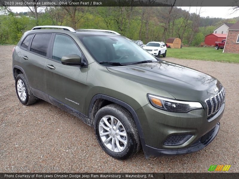 Front 3/4 View of 2020 Cherokee Latitude