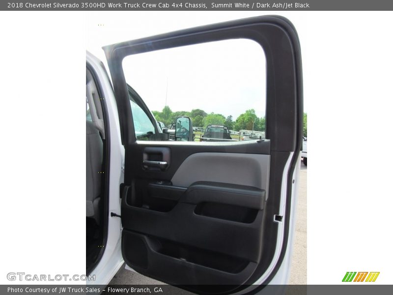 Summit White / Dark Ash/Jet Black 2018 Chevrolet Silverado 3500HD Work Truck Crew Cab 4x4 Chassis
