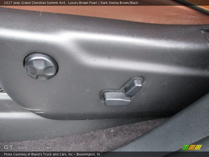 Luxury Brown Pearl / Dark Sienna Brown/Black 2017 Jeep Grand Cherokee Summit 4x4