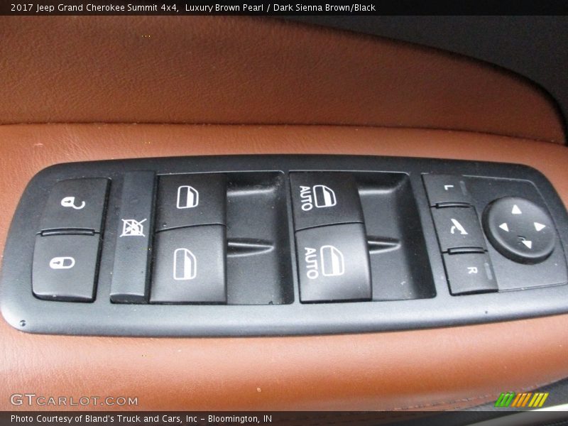 Luxury Brown Pearl / Dark Sienna Brown/Black 2017 Jeep Grand Cherokee Summit 4x4