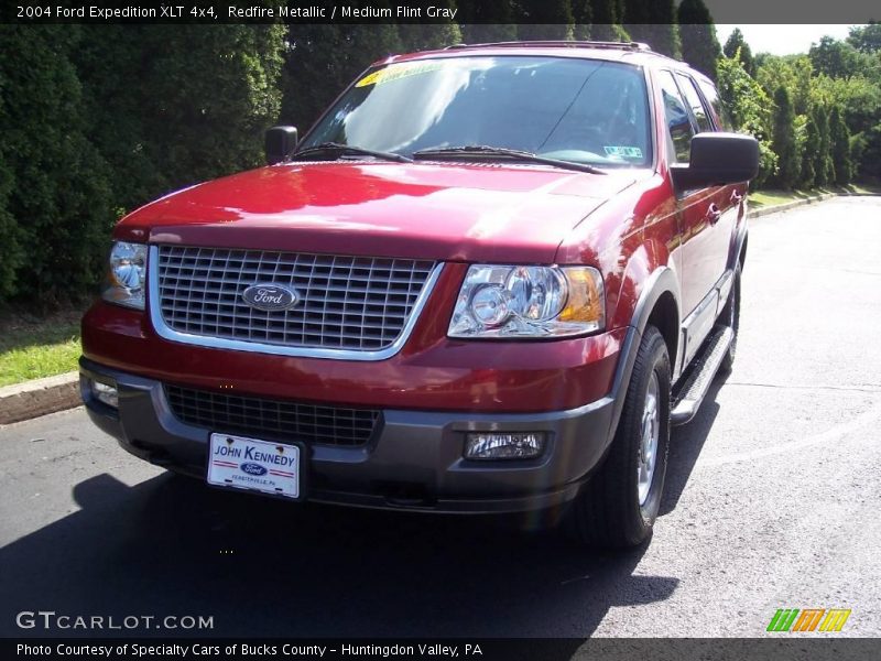 Redfire Metallic / Medium Flint Gray 2004 Ford Expedition XLT 4x4