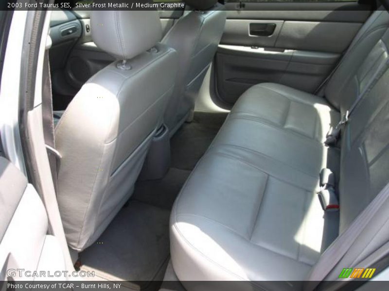 Silver Frost Metallic / Medium Graphite 2003 Ford Taurus SES