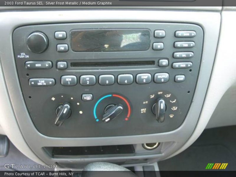 Silver Frost Metallic / Medium Graphite 2003 Ford Taurus SES