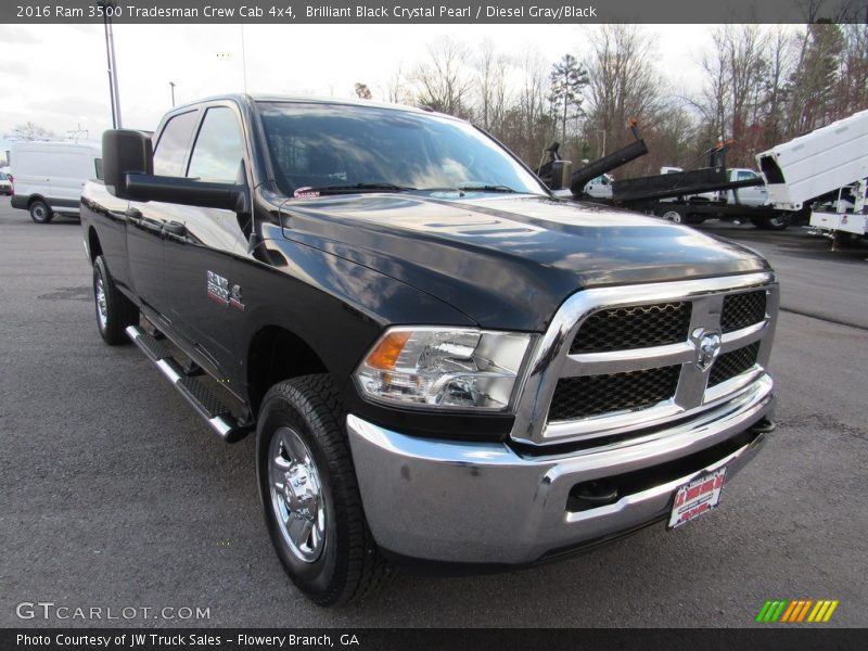 Front 3/4 View of 2016 3500 Tradesman Crew Cab 4x4