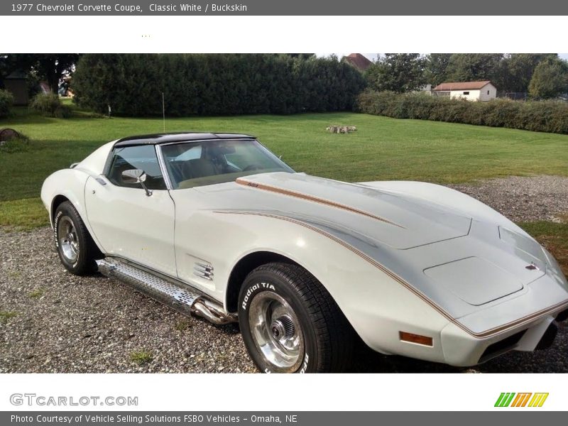 Front 3/4 View of 1977 Corvette Coupe
