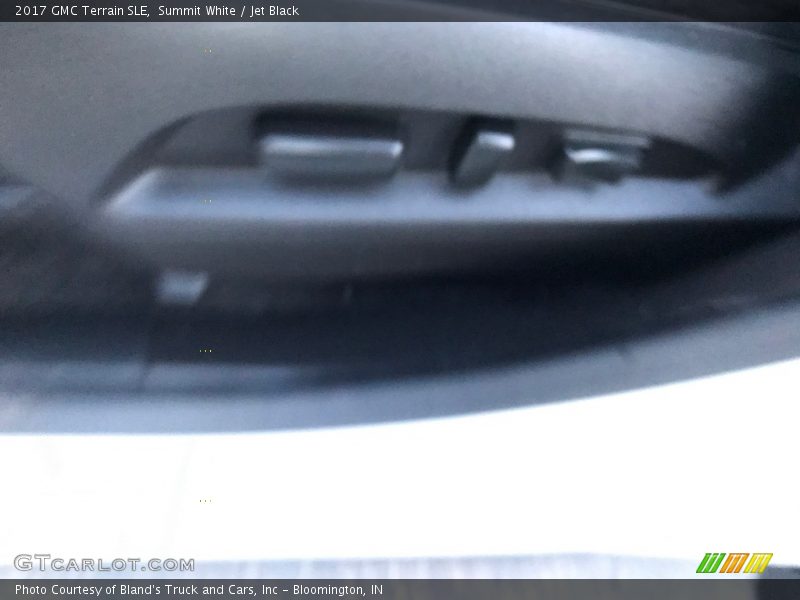 Summit White / Jet Black 2017 GMC Terrain SLE