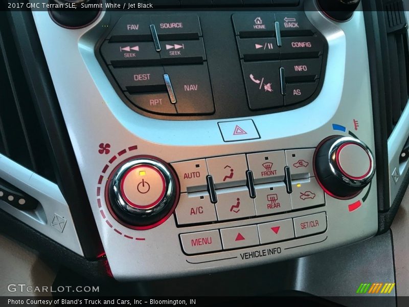 Summit White / Jet Black 2017 GMC Terrain SLE